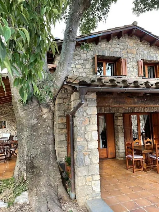 El Vilarot. La Casa De Piedra En La Naturaleza. Girona