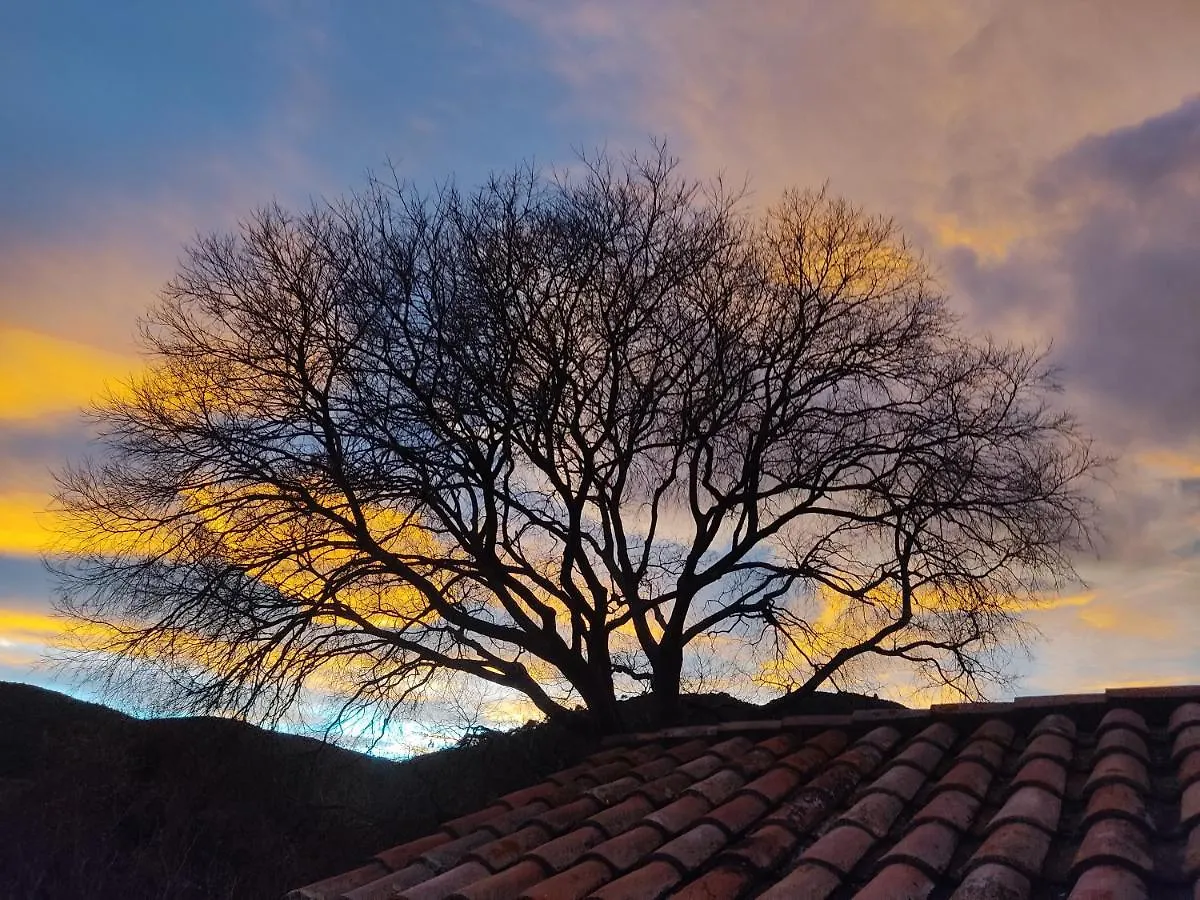 El Vilarot. La Casa De Piedra En La Naturaleza. Girona