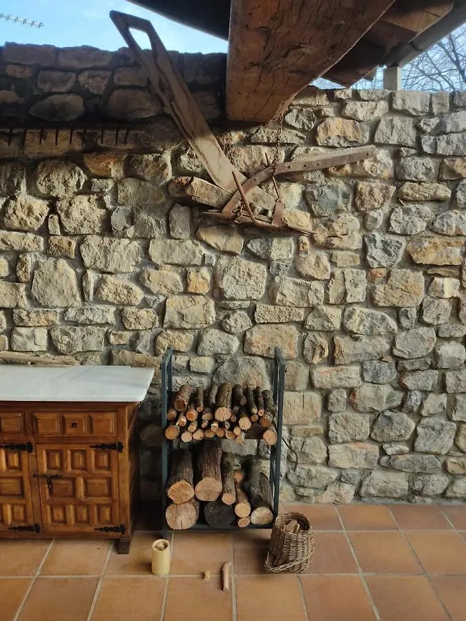 Chalet El Vilarot. La Casa De Piedra En La Naturaleza. Girona Spain